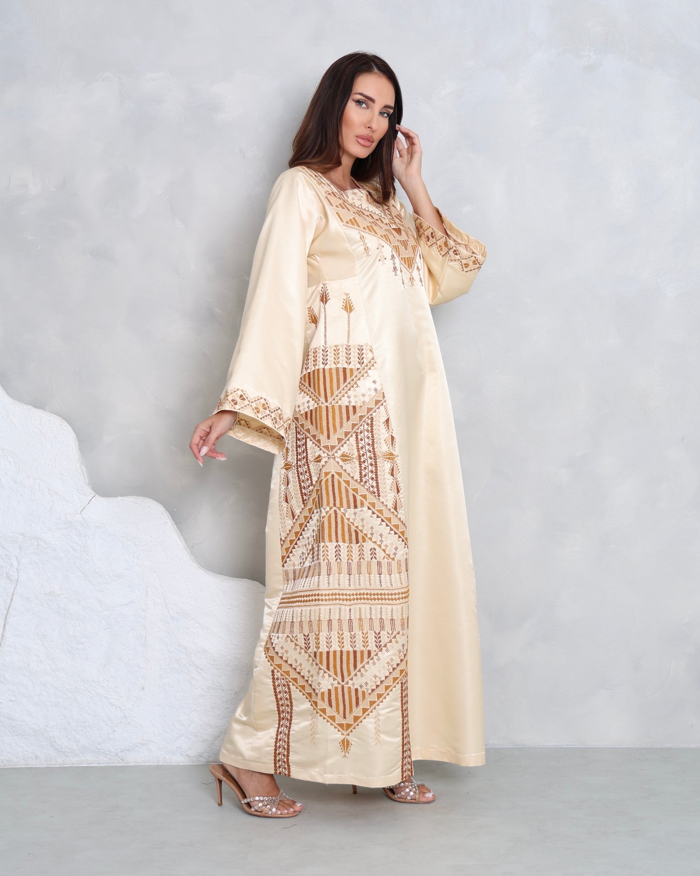 Cream Hand Embroidered Thobe