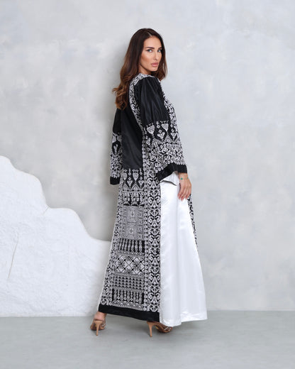 Black & White Hand Embroidered Thobe