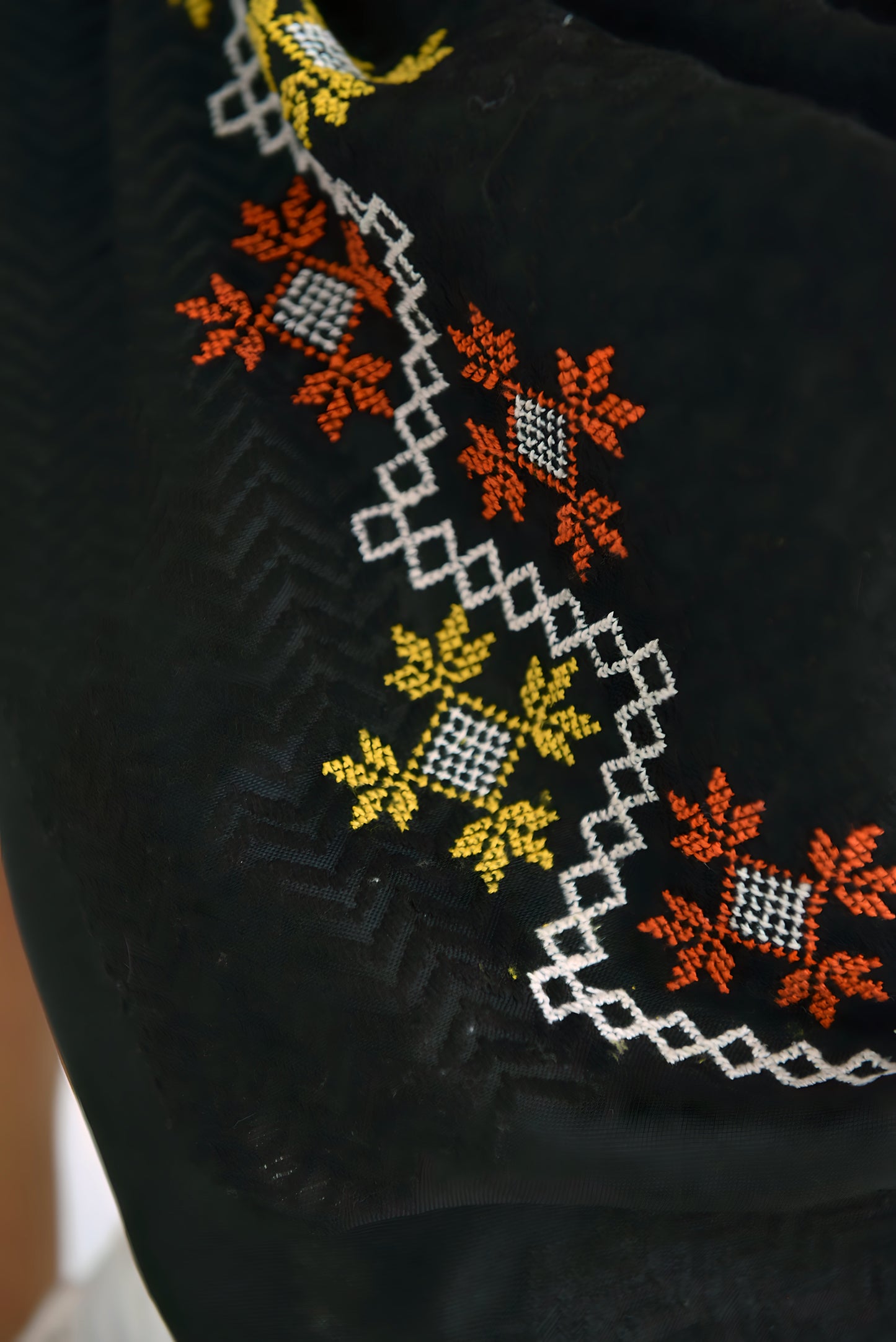 Black Hand Embroidered Kuffiya Design3